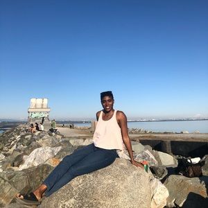 Meet your Posher, Iyoma